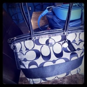 Classic Coach Insignia Tote